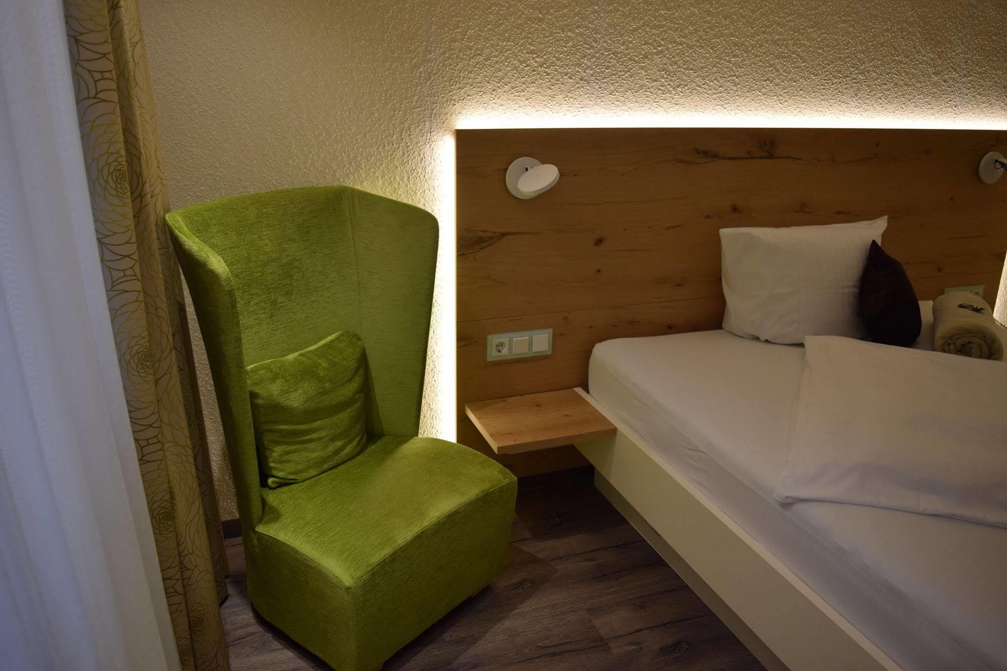 Hotel Zum Rosengarten ダルムシュタット エクステリア 写真