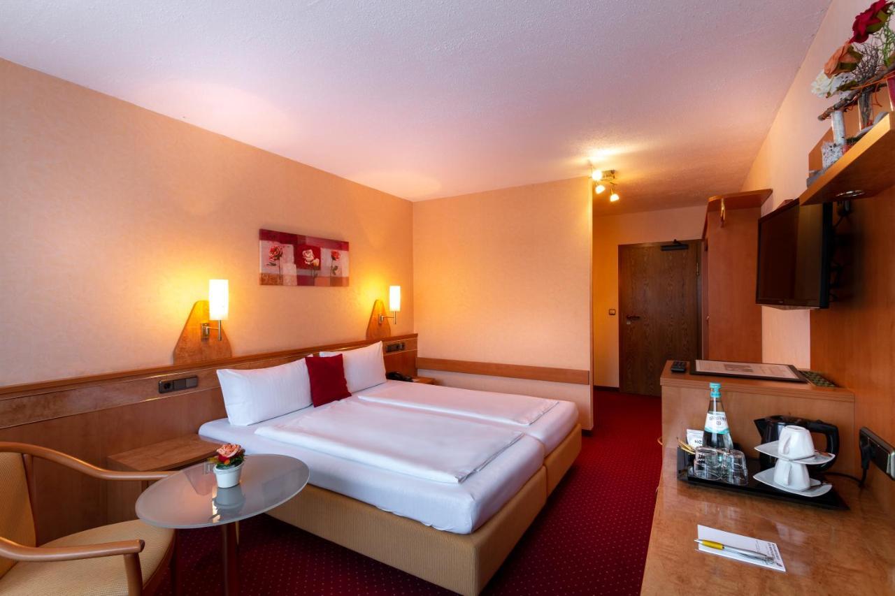 Hotel Zum Rosengarten ダルムシュタット エクステリア 写真